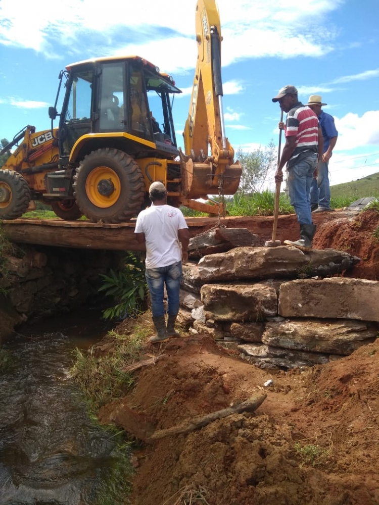 Manutenção corretiva na Ponte do Bairro Angaí Pequeno