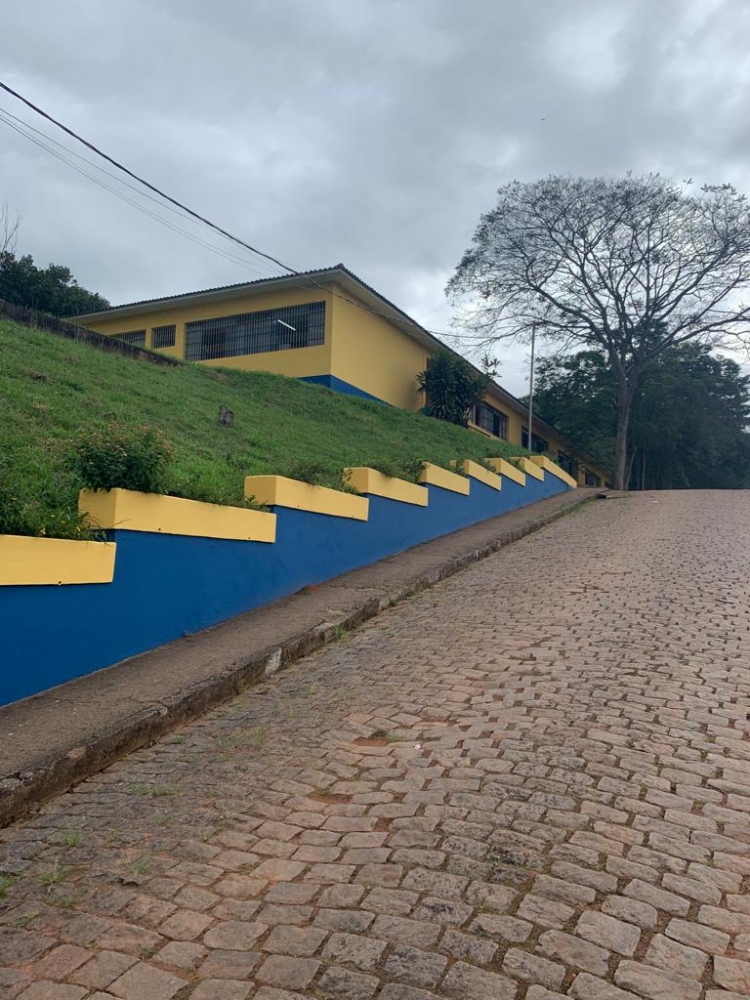 Prefeitura conclui reforma e pintura da Escola Mun. 