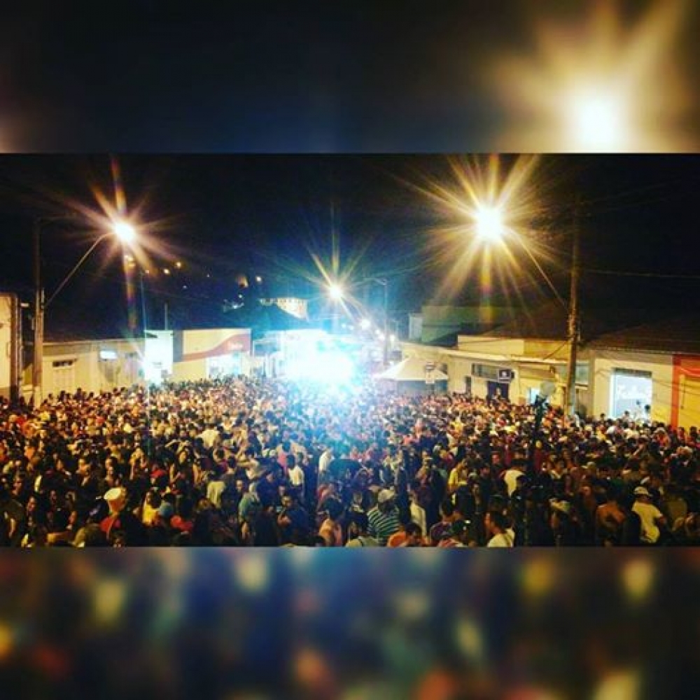 Aiuruoca comprova o sucesso do melhor carnaval de rua da região