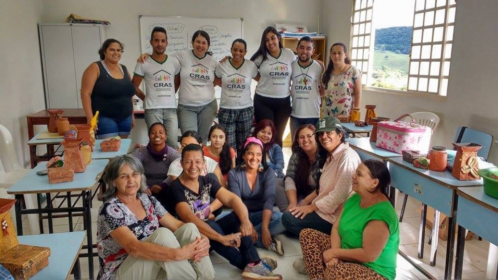 Cras de Aiuruoca e Senar realizam curso de artesanato.