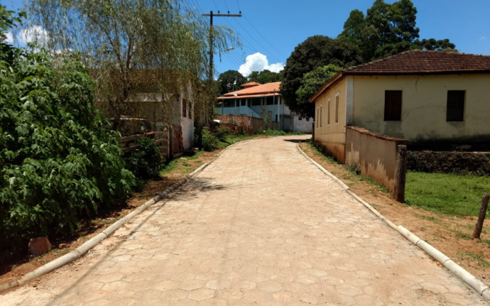 Governo Municipal realiza importante obra de calçamento Bairro da Campina.