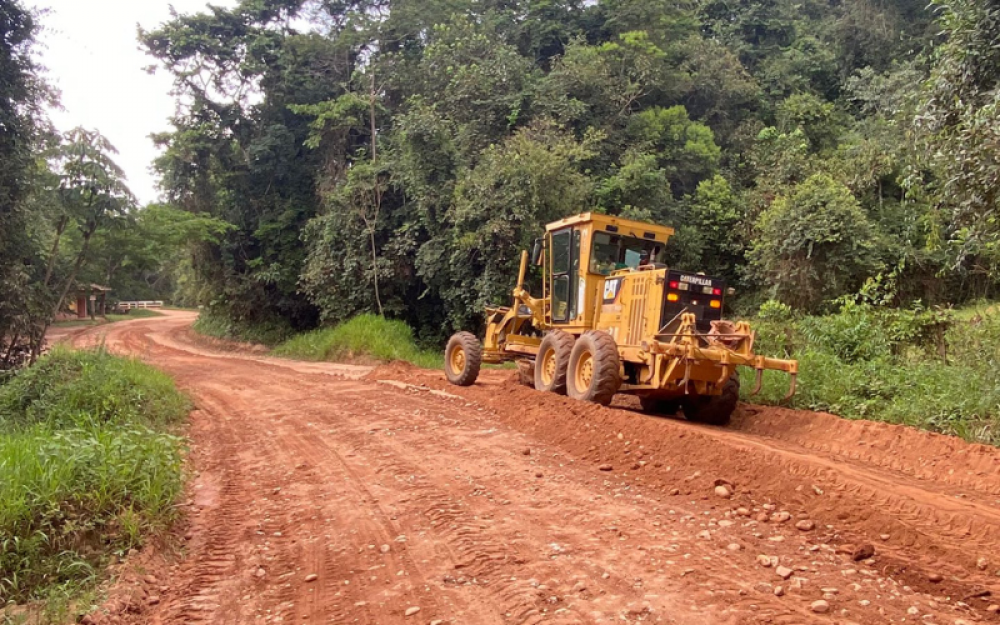 Aiuruoca x Alagoa: Governo Municipal segue com a manutenção das estradas