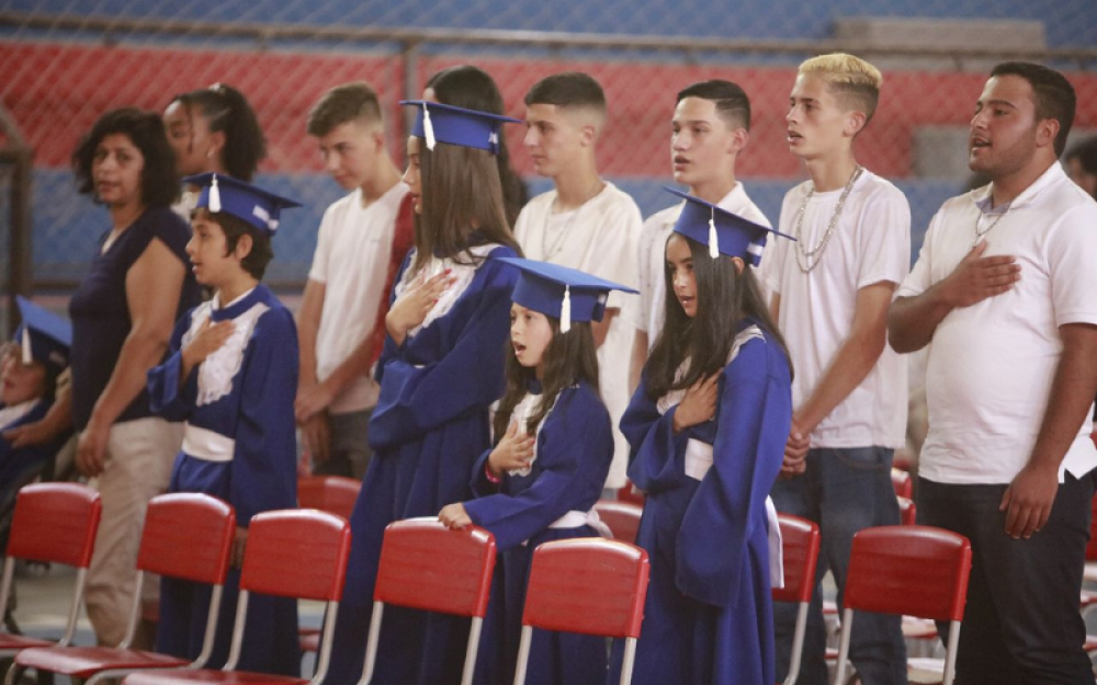 Formatura do alunos da Escola do Tamanduá é realizada com muitas comemorações.