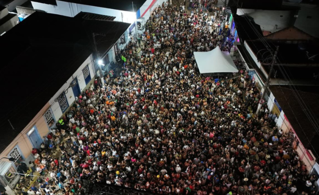 Aiuruoca mantém tradição histórica ao promover o 86º Carnaval Antecipado.