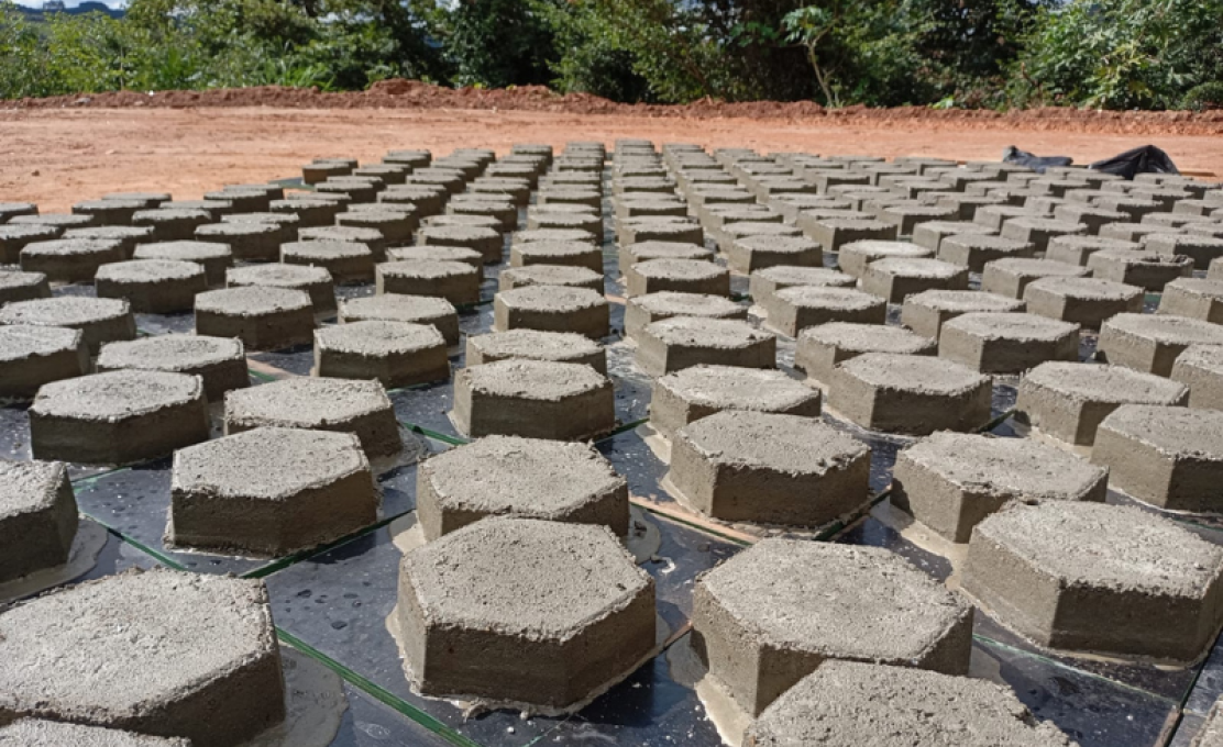 Fábrica de bloquetes inicia nova fase na pavimentação urbana e rural.