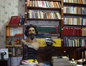 interior-biblioteca-joaquim-jose-da-silva-xavier-o-tiradentes.jpg